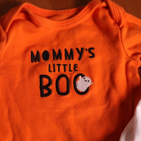 0/3 M, one thanksgiving onesie and hat, one Halloween onesie - Picture 6 of 7